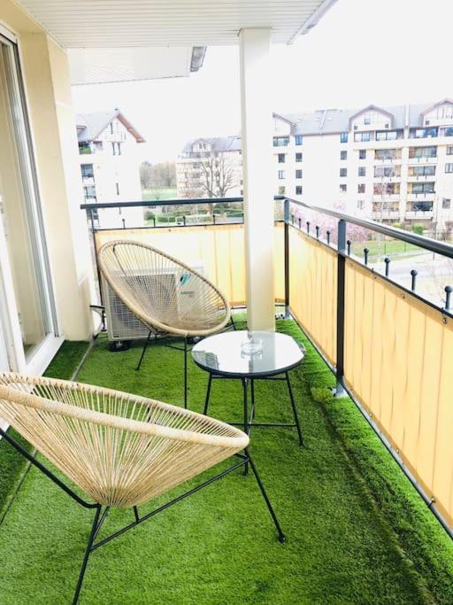 Cosy Apartement Near Geneva Saint-Julien-en-Genevois Exterior foto